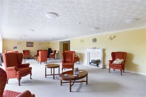 COMMUNAL LOUNGE- click for photo gallery
